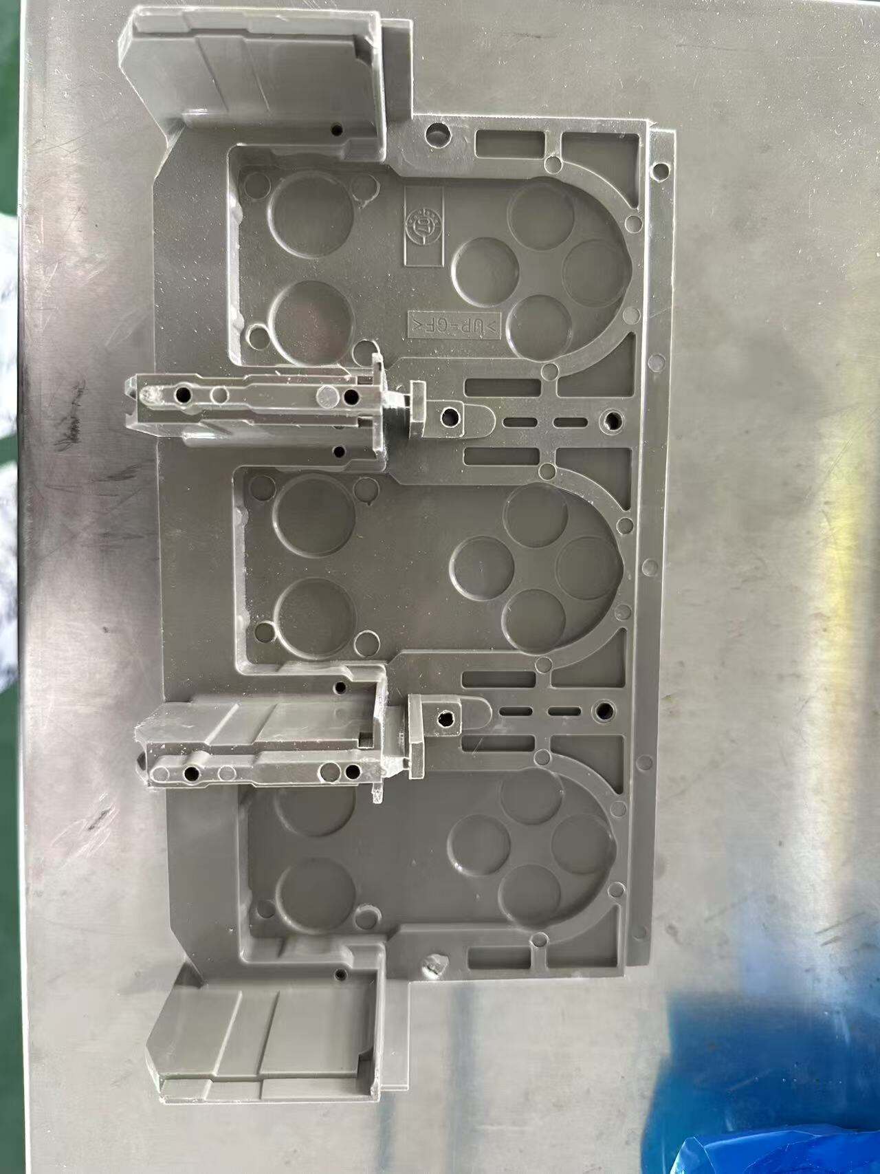 MTNSX1600A MCCB 1600A 3P Molded Case Circuit Breaker for Power Distribution supplier