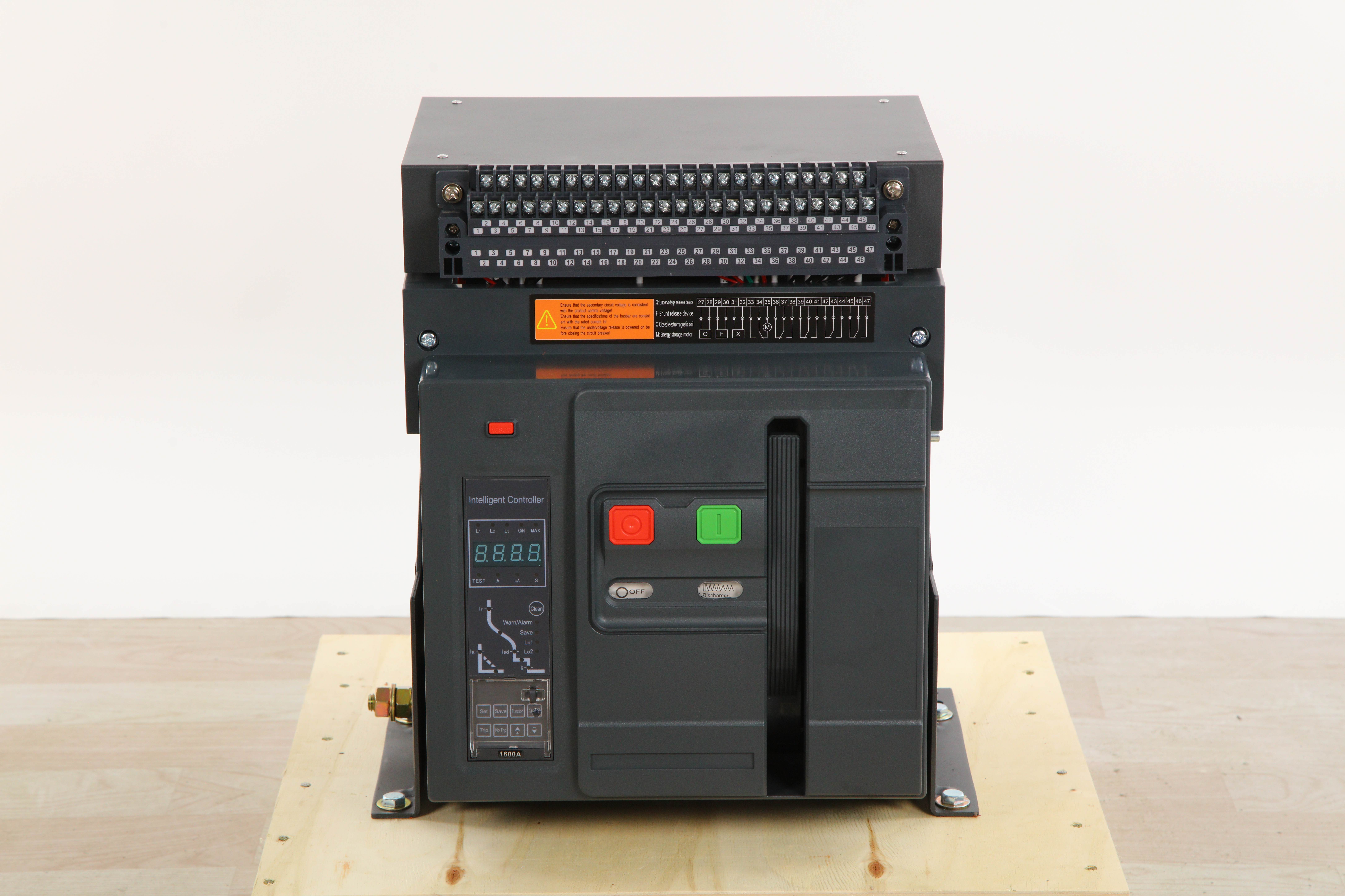 1600A 3/4P Fixed Air Circuit Breaker, 2000A ACB Frame