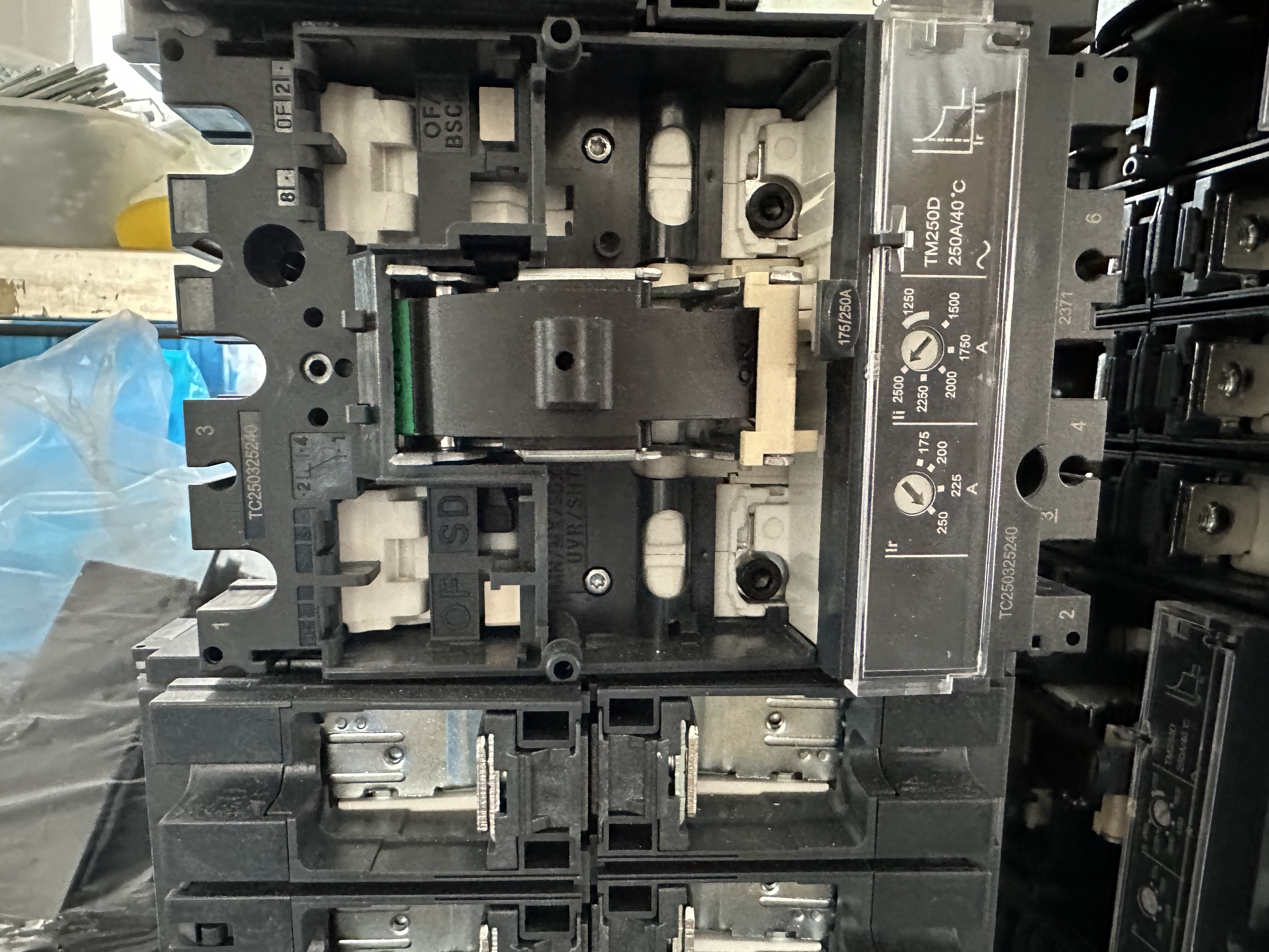 MT-NSX  3/4P 100A-1600A  Molded case circuit breakers  AC MCCB supplier