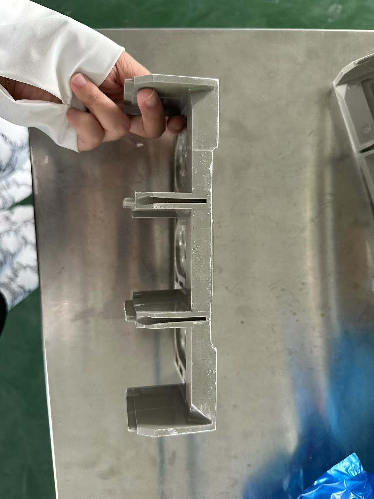 MTNSX1600A MCCB 1600A 3P Molded Case Circuit Breaker for Power Distribution manufacture