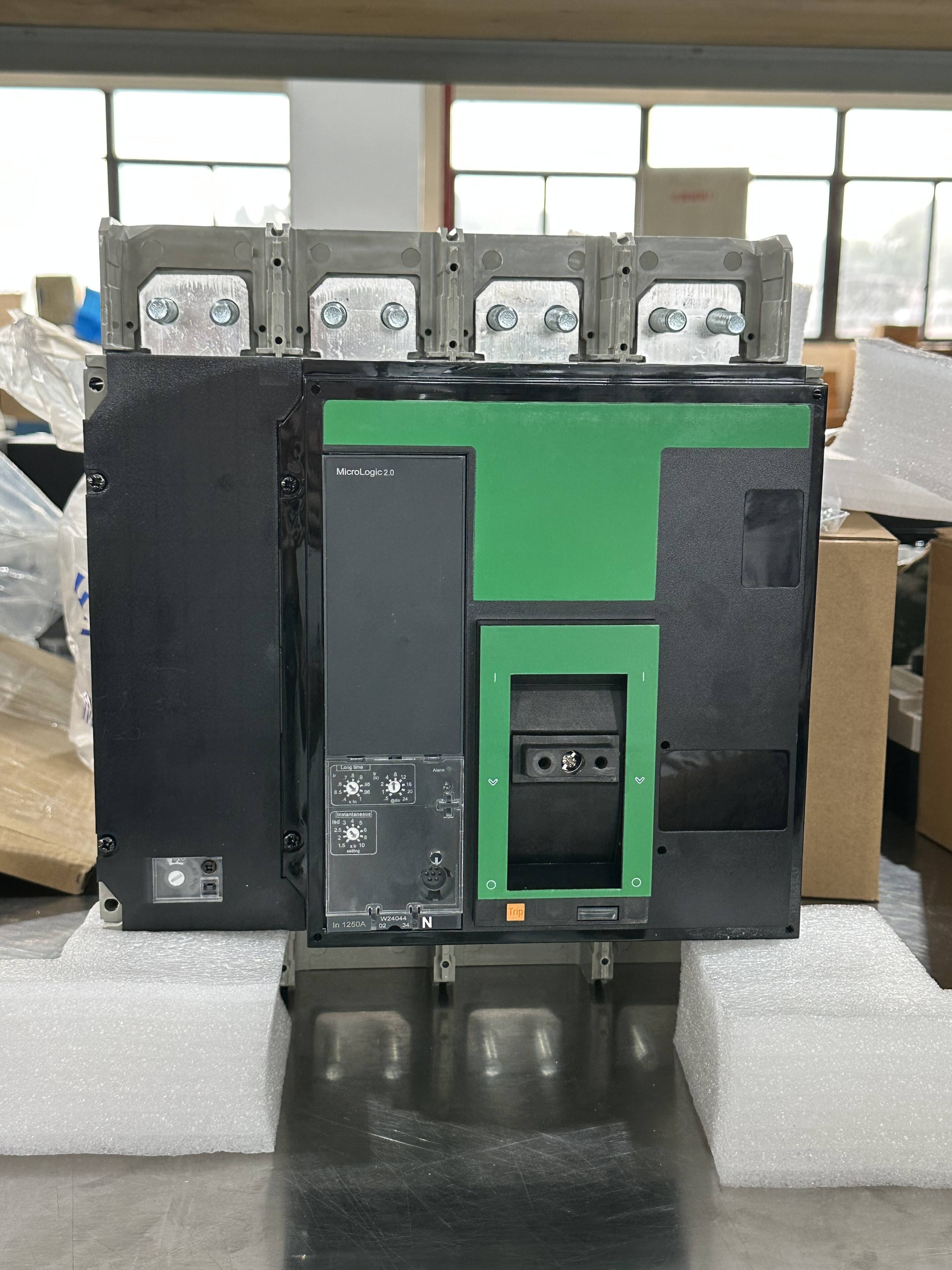 MTNSX1600A MCCB 1600A 3P Molded Case Circuit Breaker for Power Distribution manufacture