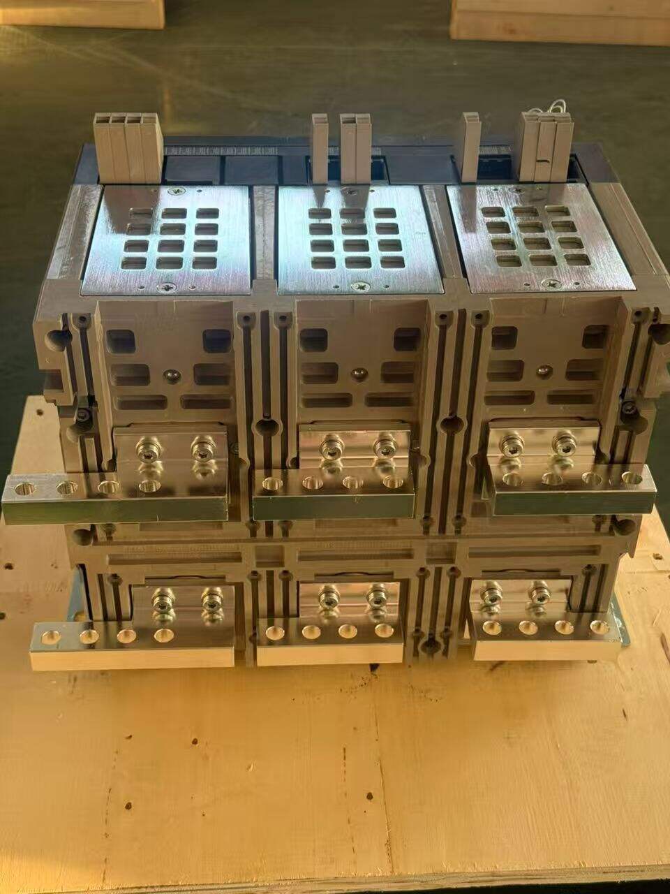 air circuit breaker acb 1600a 6300a fixed  drawout type-8