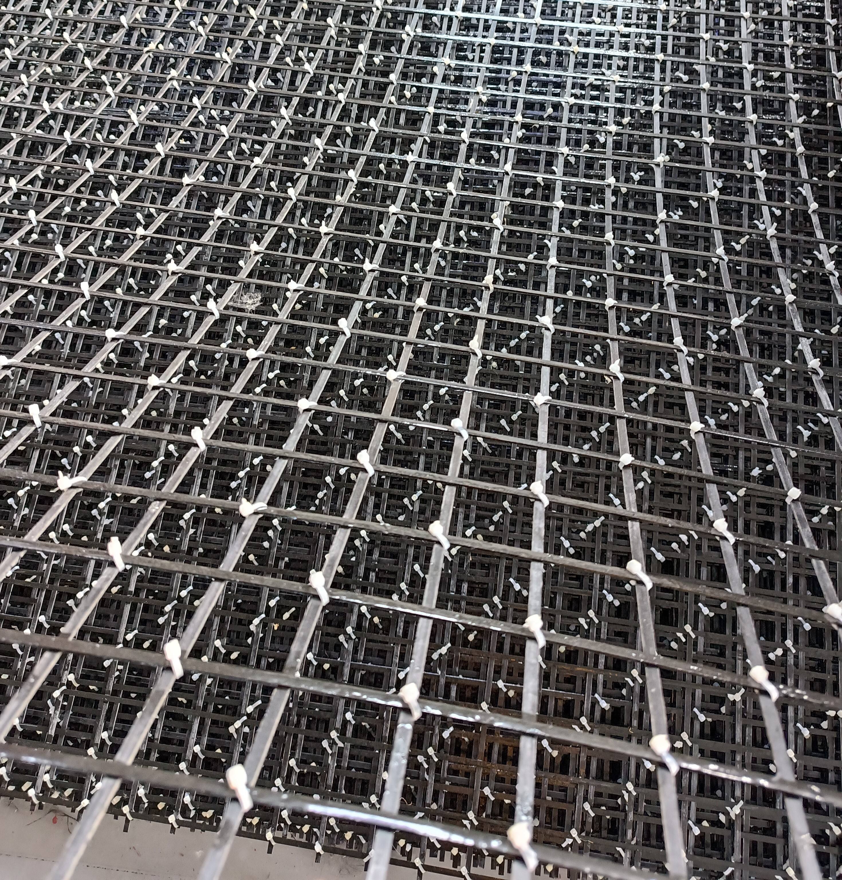 Application of Carbon Fiber Mesh in Reinforcement