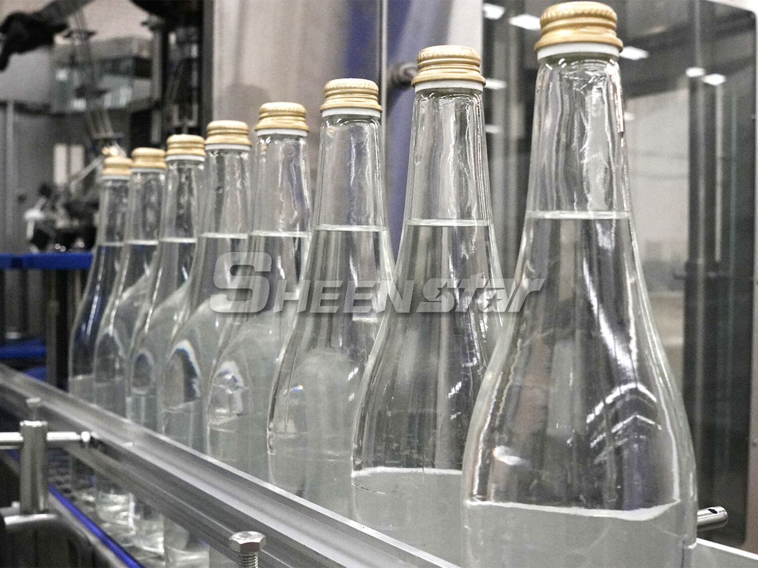 High-Precision Glass Bottle Filling Machine Successfully Completes Trial Run