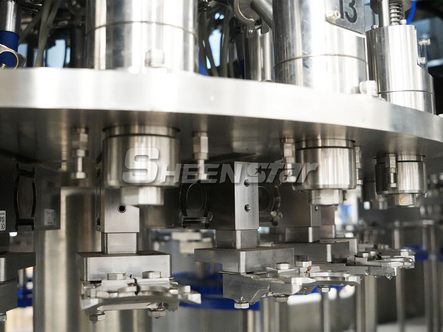 Die Gewichtsabfüllung von Saft gewährleistet genauere Füllmengen!