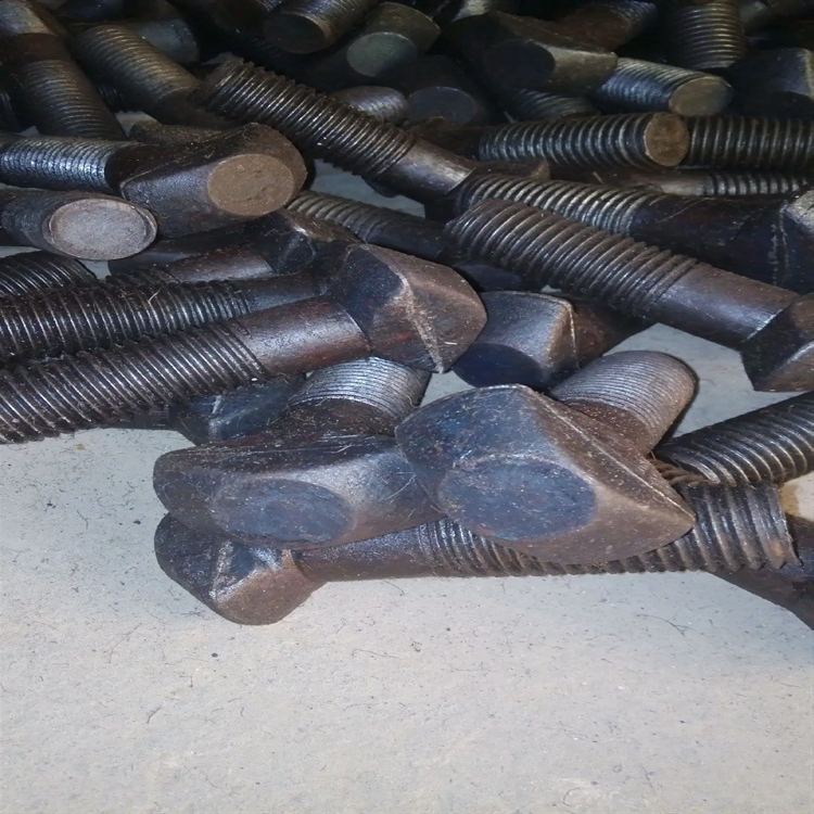 Bolt and nut for mill liner