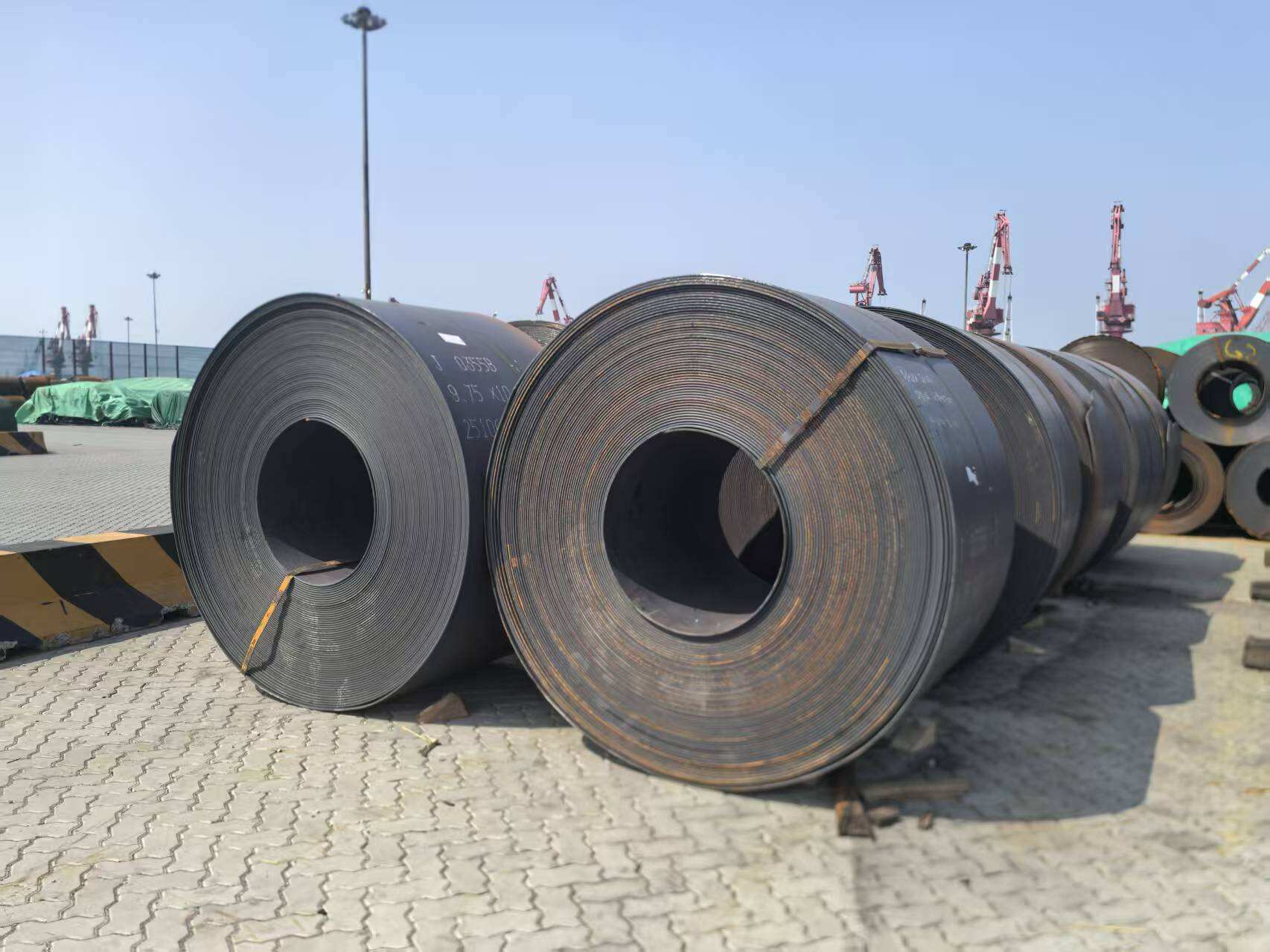 世界市場向けの圧延棒鋼の比類ない品質