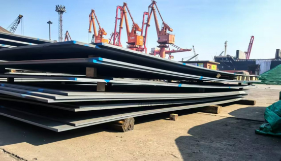 شحن صفائح الفولاذ المدرفلة على الساخن – فحص الجودة والتسليم في الوقت المحدد من Rarlonsteel