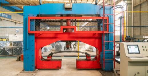 Sichuan Huayu Leaf Spring Co., Ltd. anunță extinderea capacității de testare a rigidității arcurilor lamelare