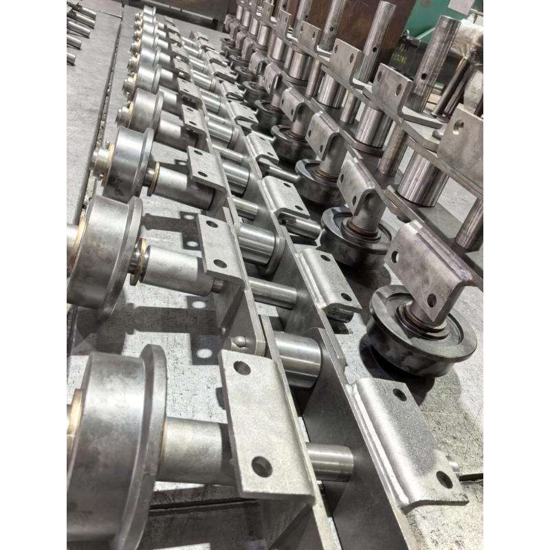 P300 CONVEYOR CHAIN WITH K2 ATTACHMENT AND SIDE WHEEL