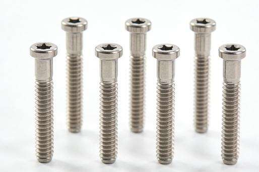 टीसी4/जीआर5 टाइटेनियम प्लेट और रॉड: कठोर वातावरण और उच्च-प्रदर्शन इंजीनियरिंग के लिए उच्च-शक्ति वाला मिश्र धातु