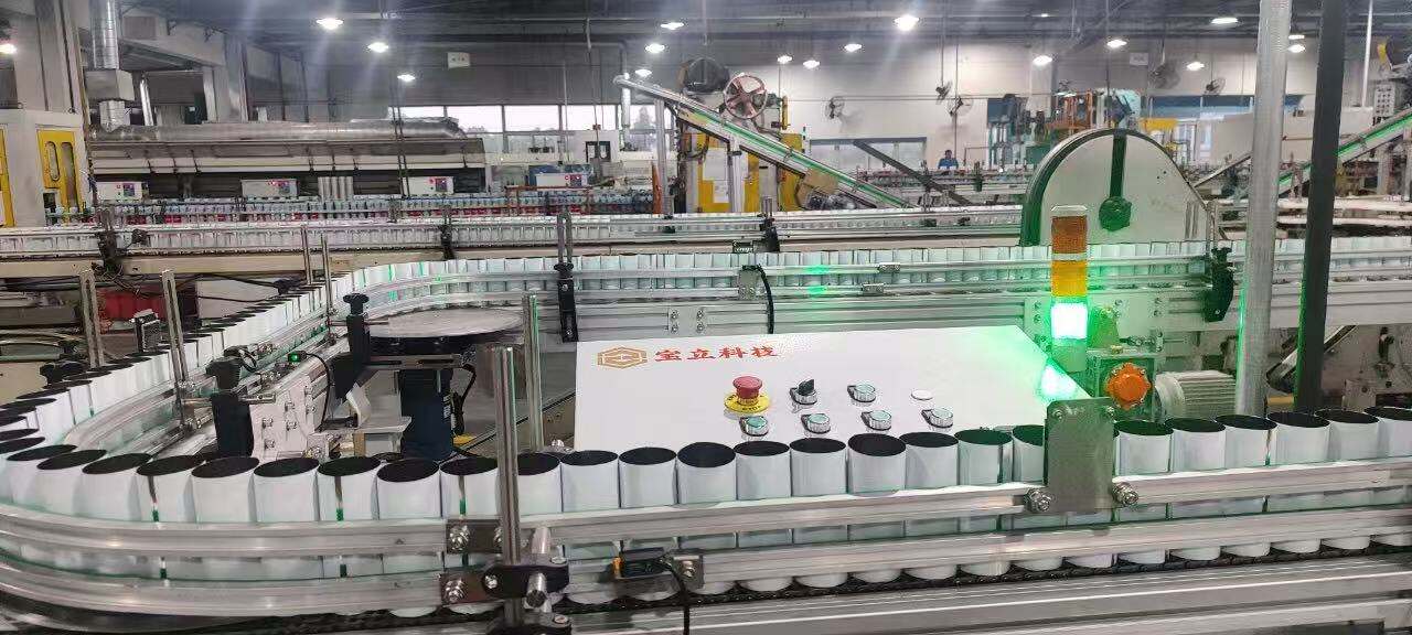 Progetto della linea di produzione di lattine in Vietnam con automazione integrata per il trasporto, il pallettizzazione e l'imballaggio
