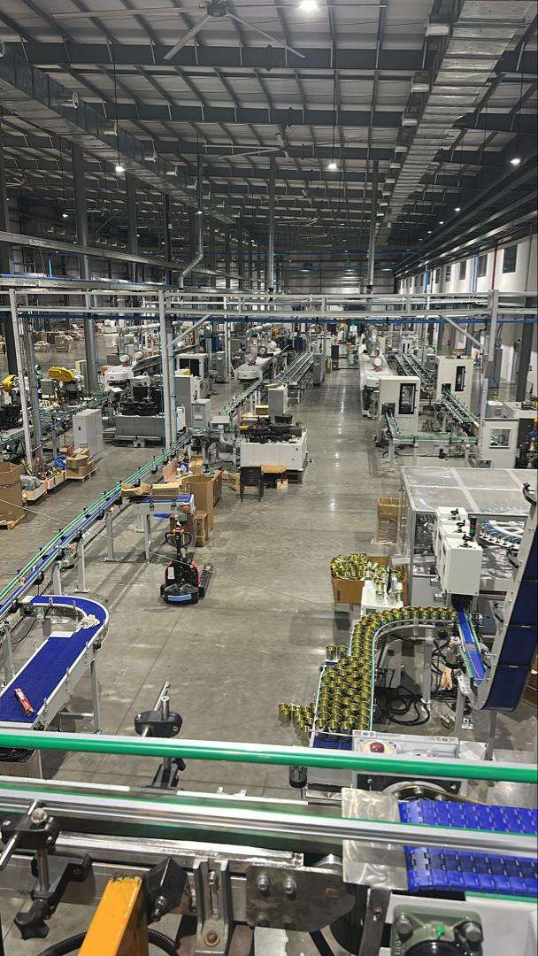 Aumenta l'efficienza della linea di produzione delle lattine del 30%! Soluzioni intelligenti ausiliarie di Baoli Tech: Movimentazione · Alimentazione · Pallettizzazione · Macchina per film estensibile