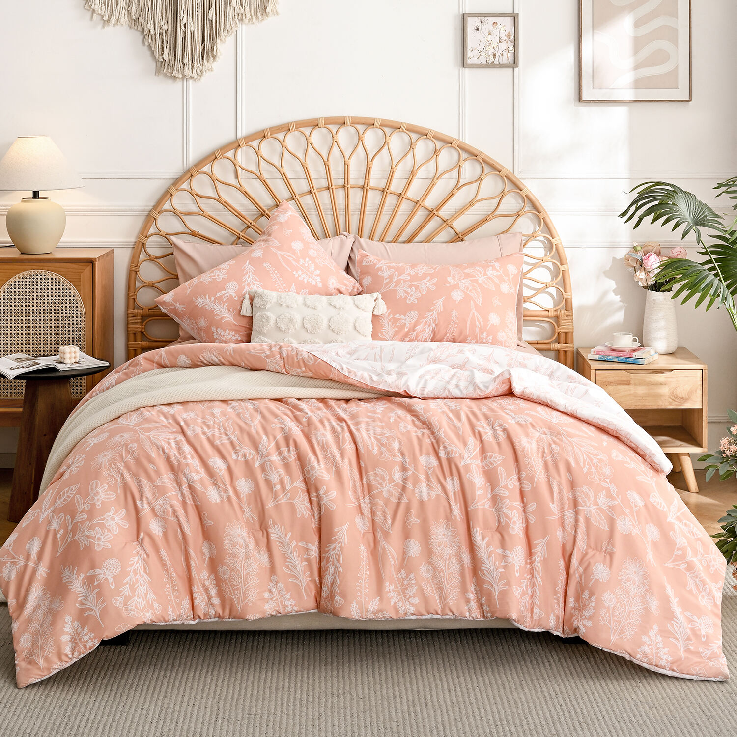 3-Piece Luxury Designer Comforter Set Floral Pattern Polyester Filling Bedding Set for Home Hotel Wedding Use