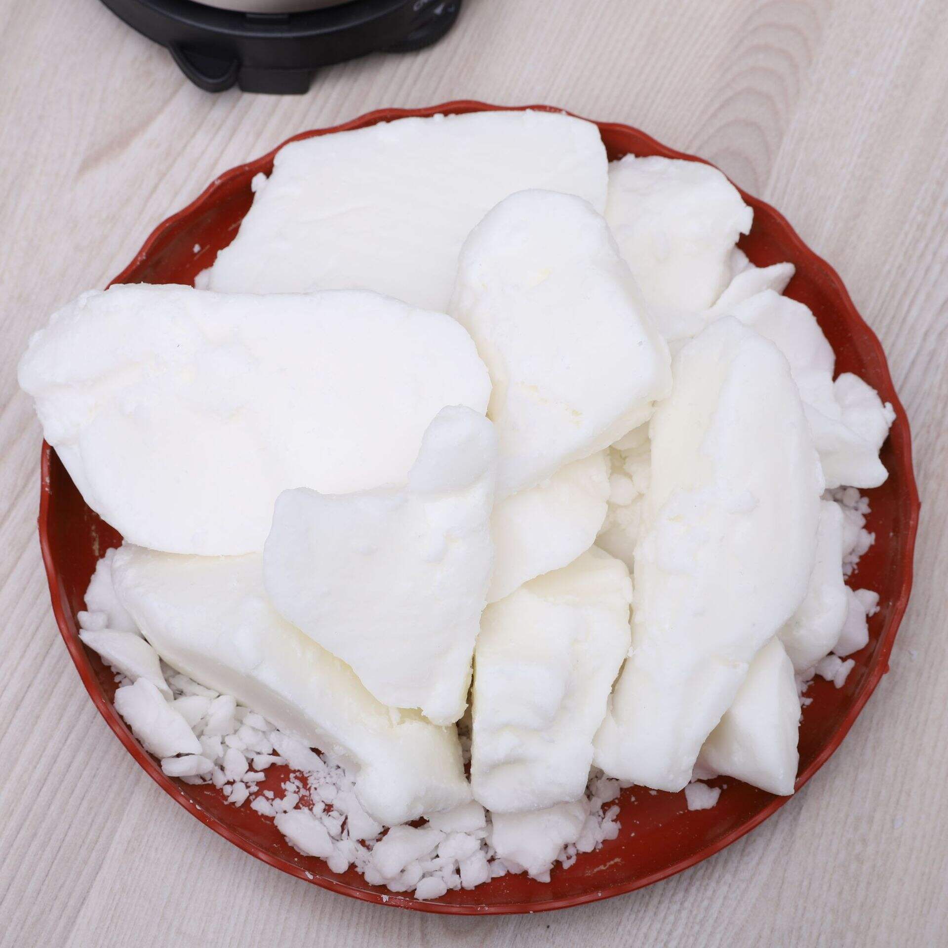 How to Use Wax Coconut Oil for Optimal Results in Skincare?