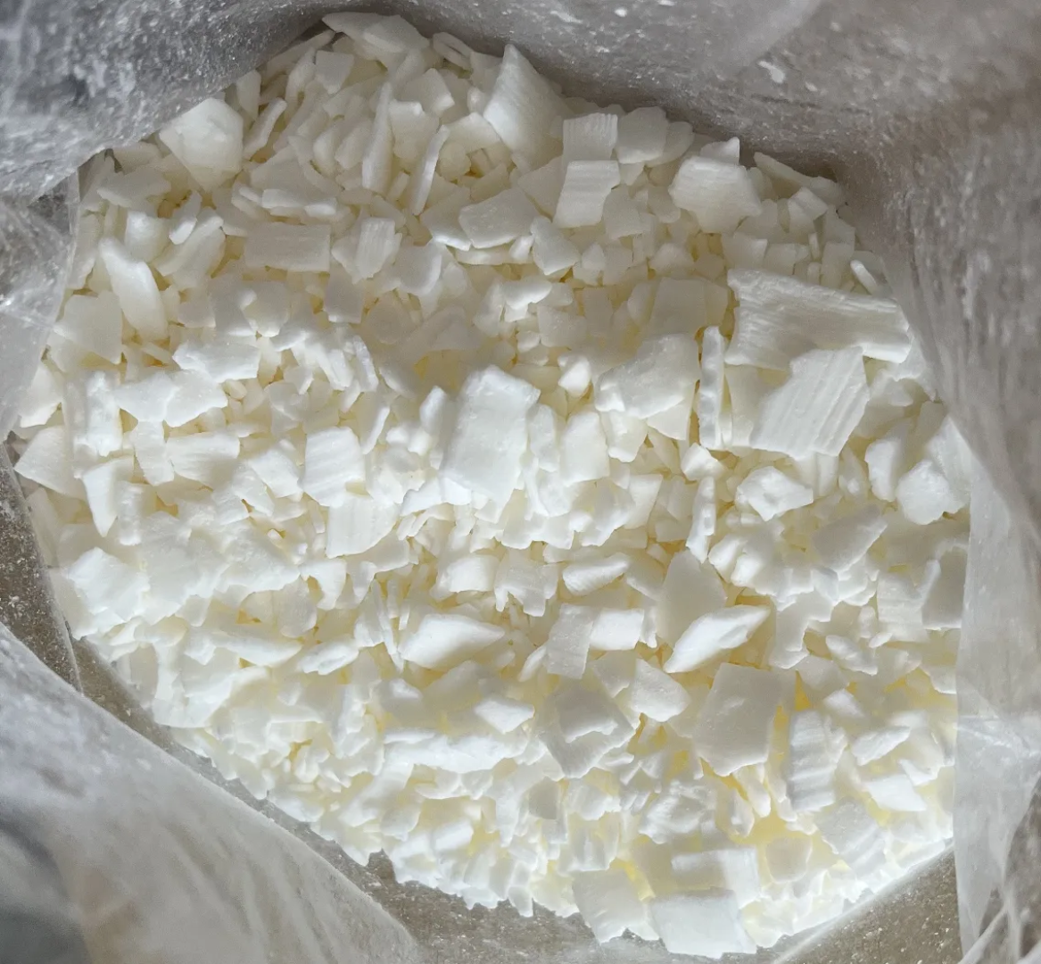 What Common Issues Do Candle Makers Face with Crystal Pillar Palm Wax?