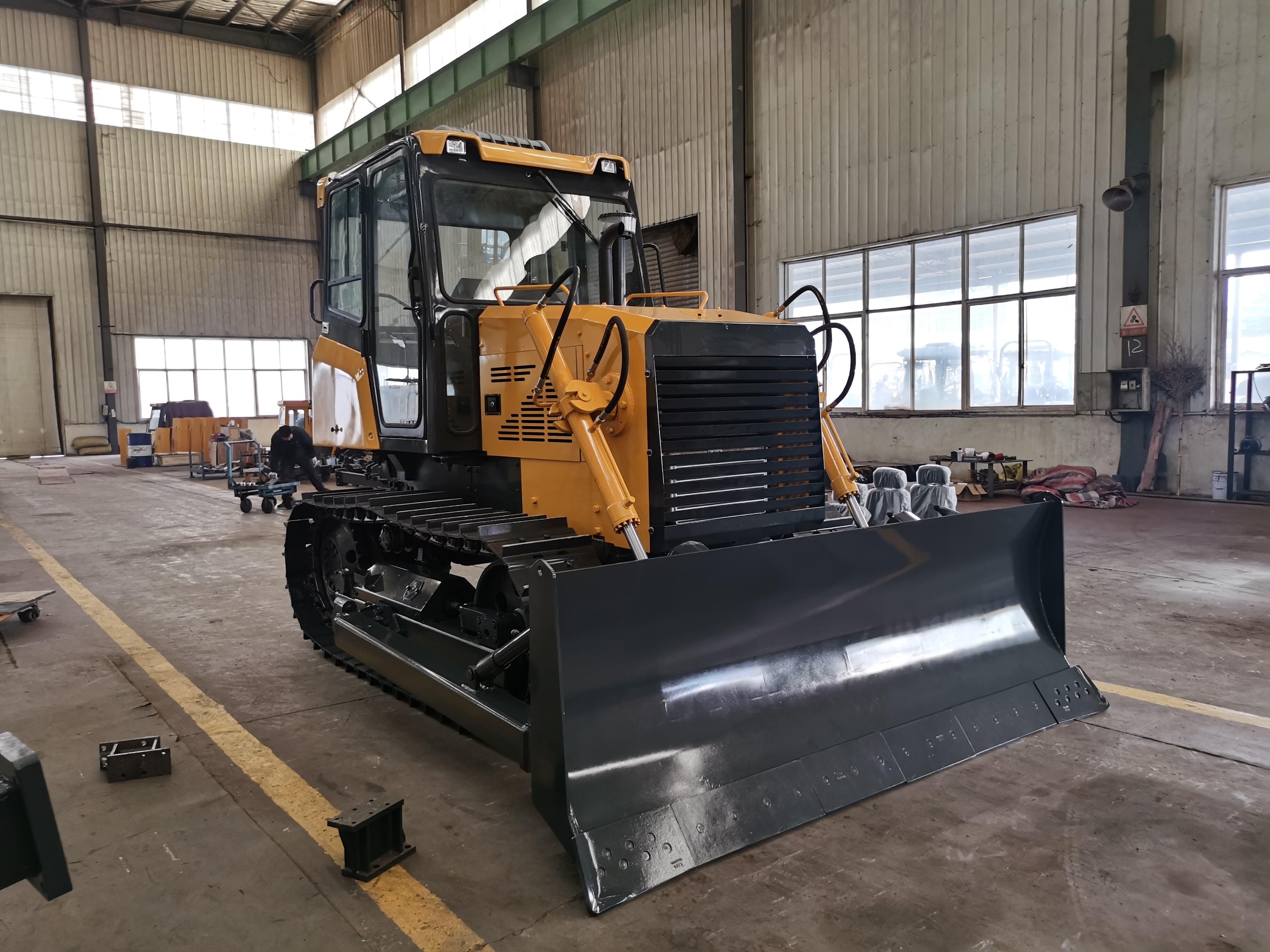 110 hp Small Hydraulic Bulldozer factory