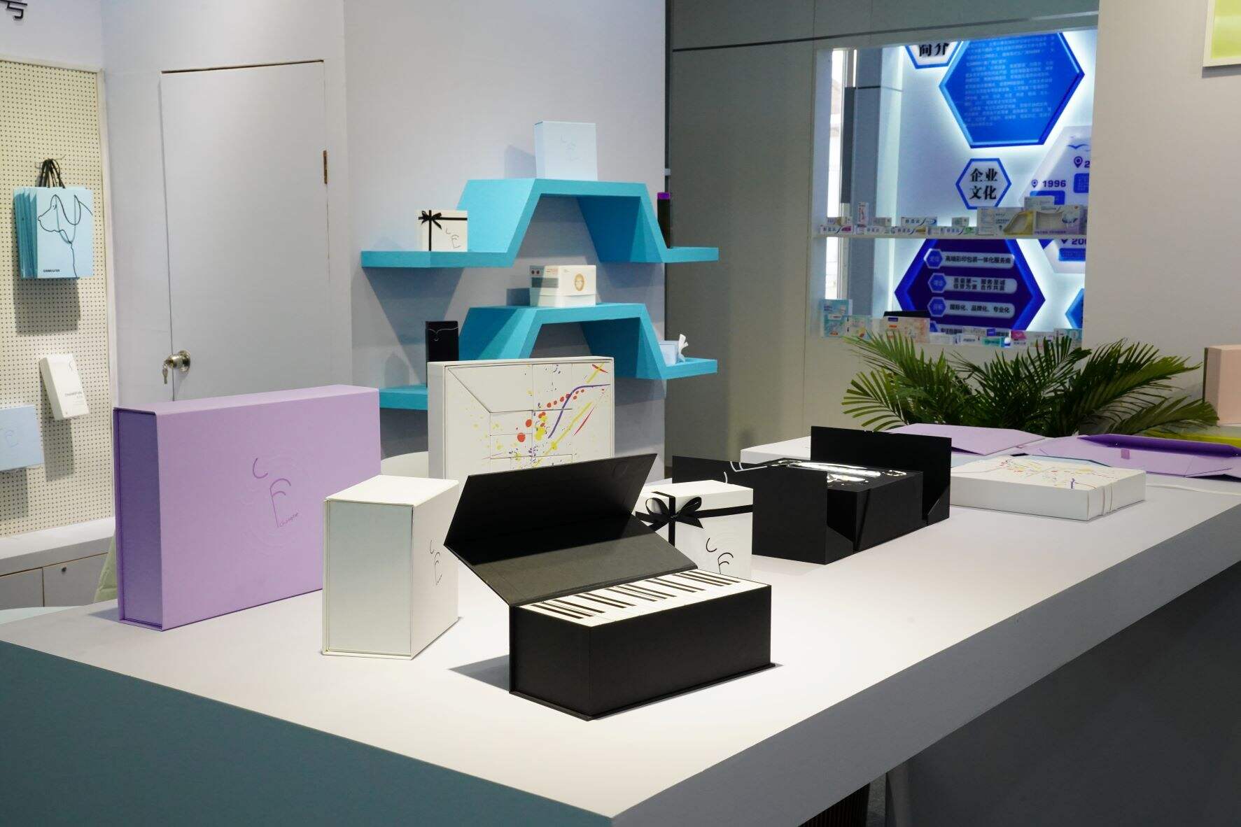 2025 Guide: Holographic Paper Types & Applications