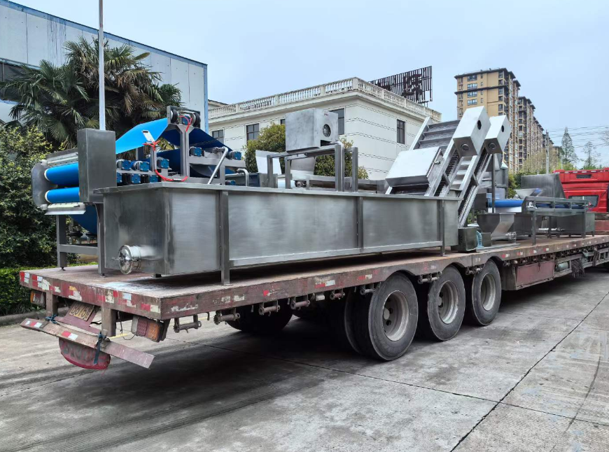 The lotus root juice extraction line was shipped and shipped