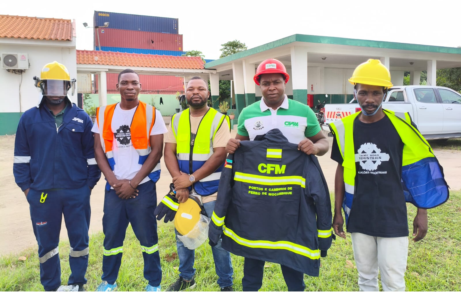 การปกป้องวีรบุรุษไฟในทวีปแอฟริกา ชุดป้องกัน ATI-FIRE PPE มอบความปลอดภัยให้กับคุณ!