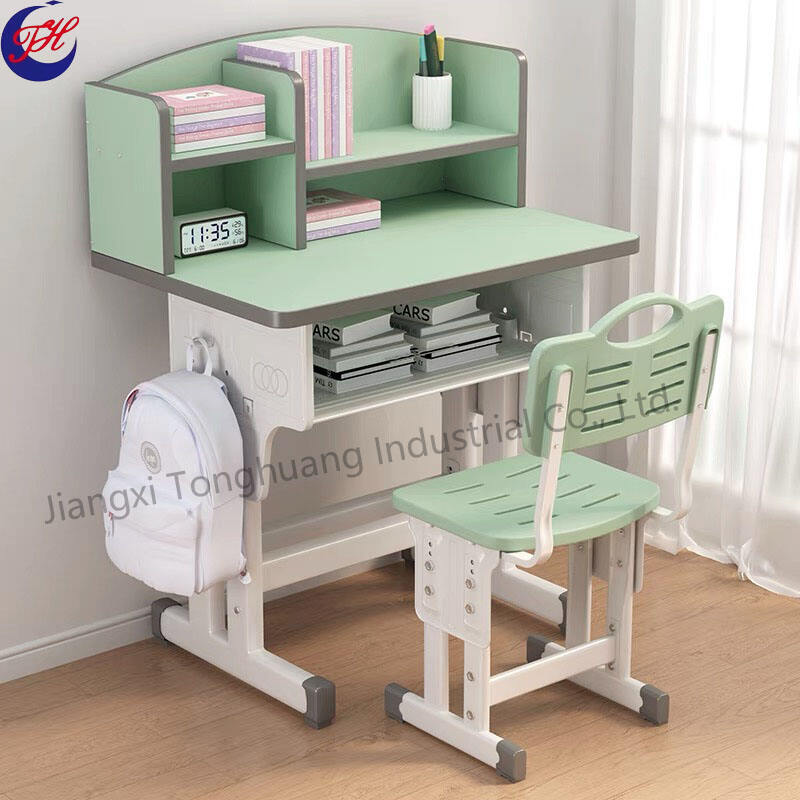 Bureaux et chaises pour étudiants à domicile