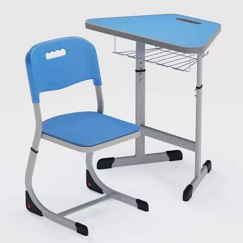 Escritorios y sillas para estudiantes