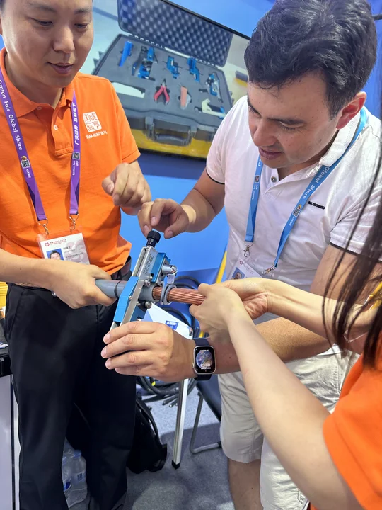 Cable tools display at Canton Fair.png