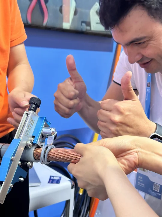 Cable tools display at Canton Fair (2).png