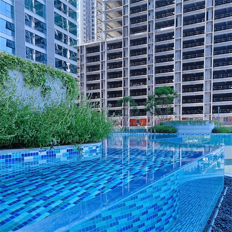 maßgeschneidertes transparentes Acrylglasprojekt für Außenpool