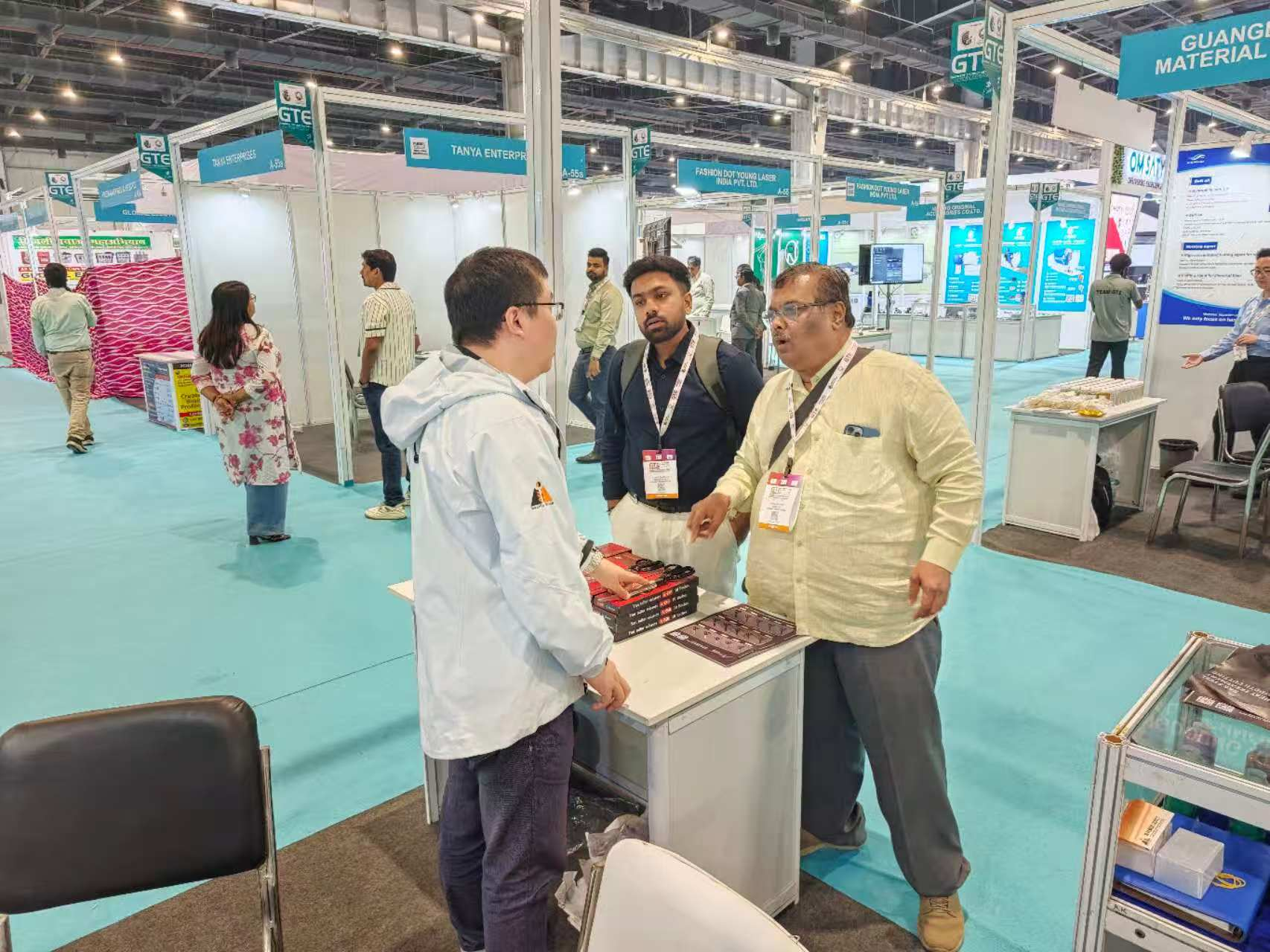 ՀԱՐԱՎԱՅԻՆ ԱՍԻԱՅԻ ՇՈՒԿԱՅԻ ԸՆԴԱՐ expansia ԵՎ ԲԻԶՆԵՍ ՃԱՆԱՊԱՐՀՈՐԴՈՒԹՅՈՒՆ