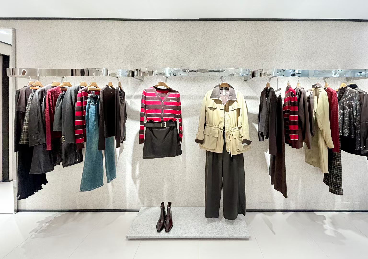 泰兴红袖服装店.jpg