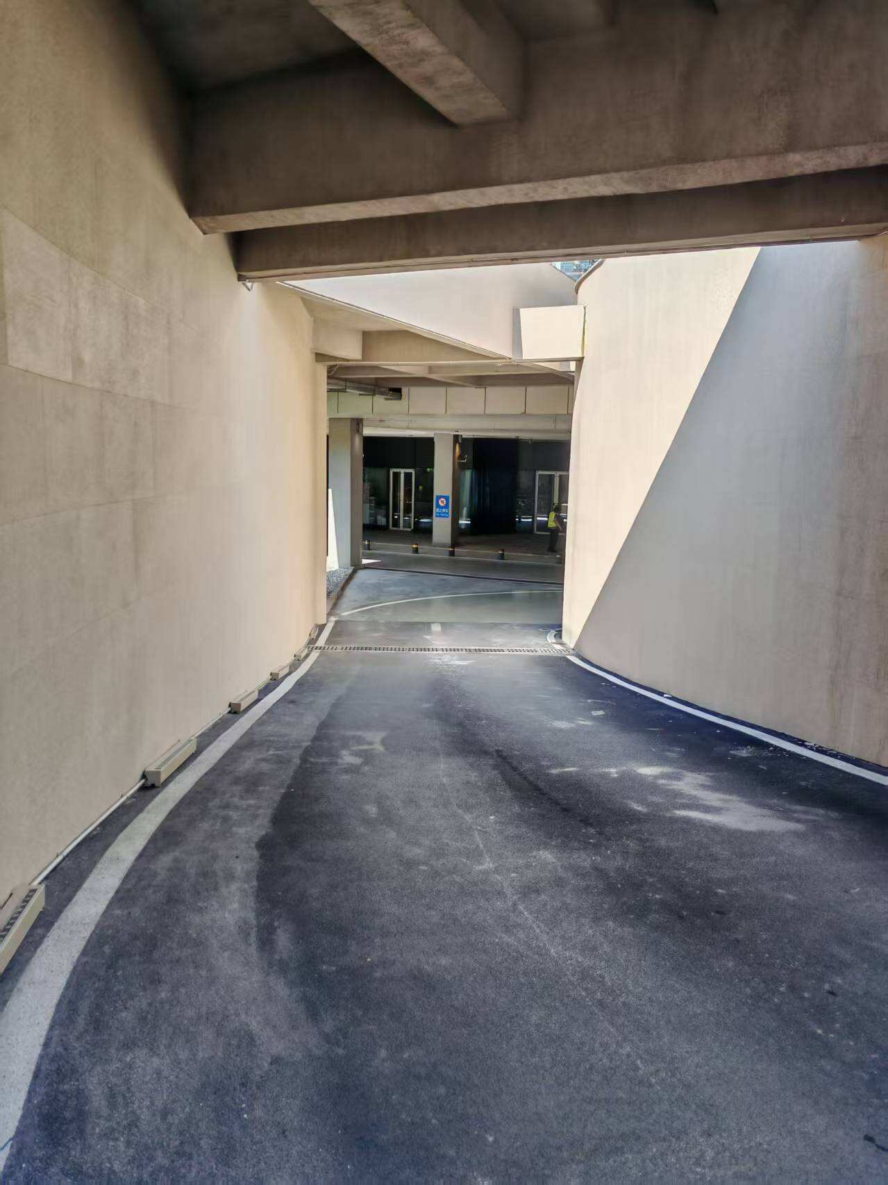 北京颐堤港汽车坡道4.jpg