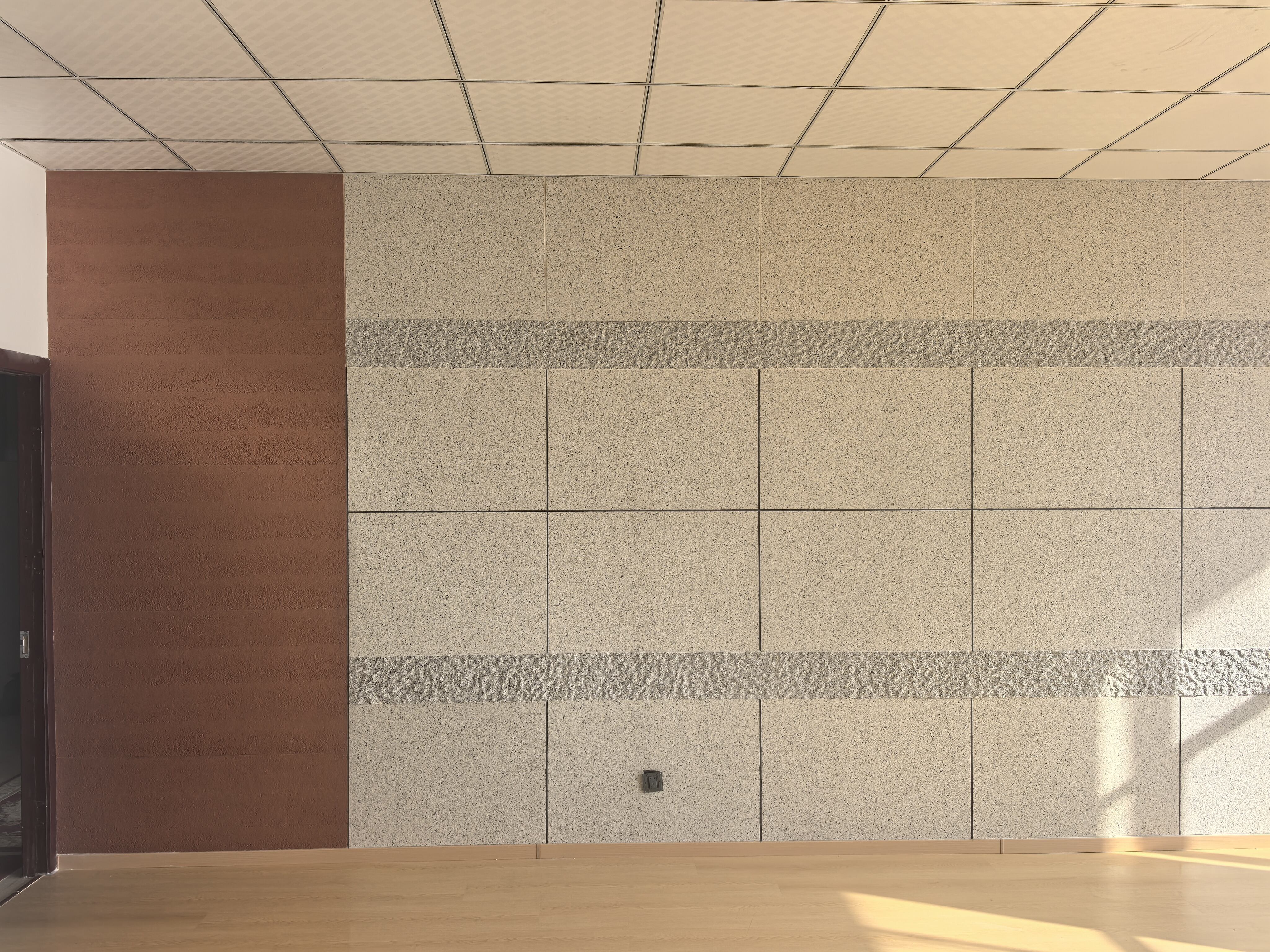 Партнерство с инновациями: представьте гибкий камень Justone в своем следующем проекте шоурума