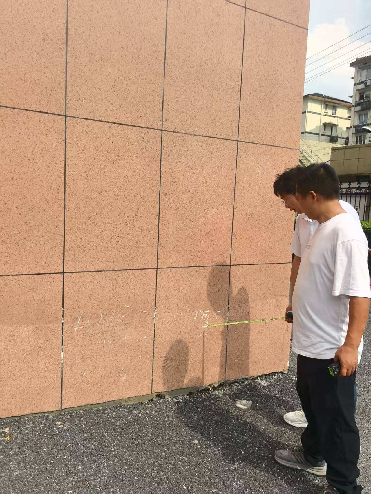 学校外墙改造现场.jpg