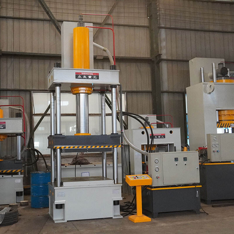 Safety Shoes with Fiberglass-Reinforced Impact-Resistant Toe Caps for Hydraulic Presses