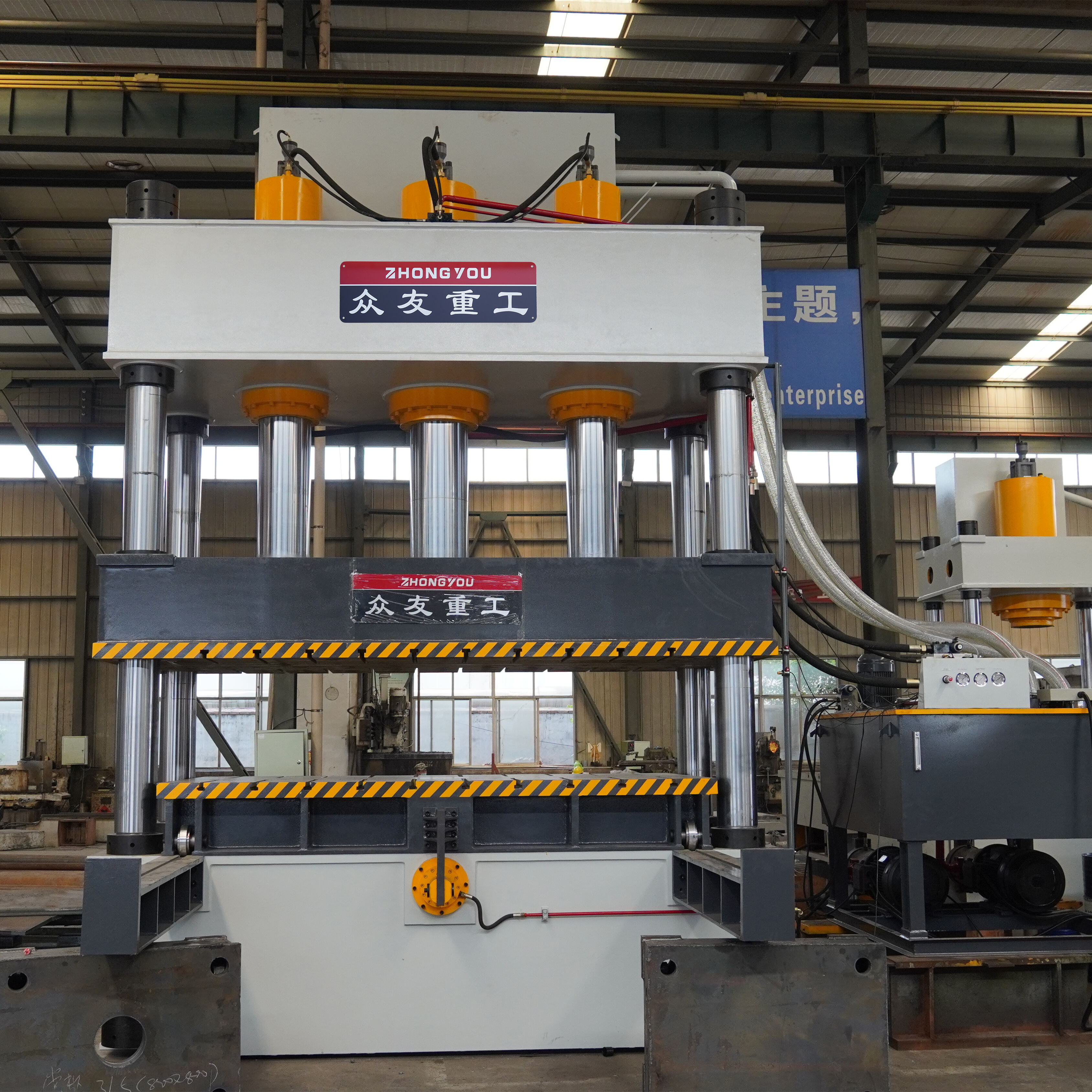 1000 tonnás PCM Elektromos Jármű Akkumulátorfedél Termoformáló Gép