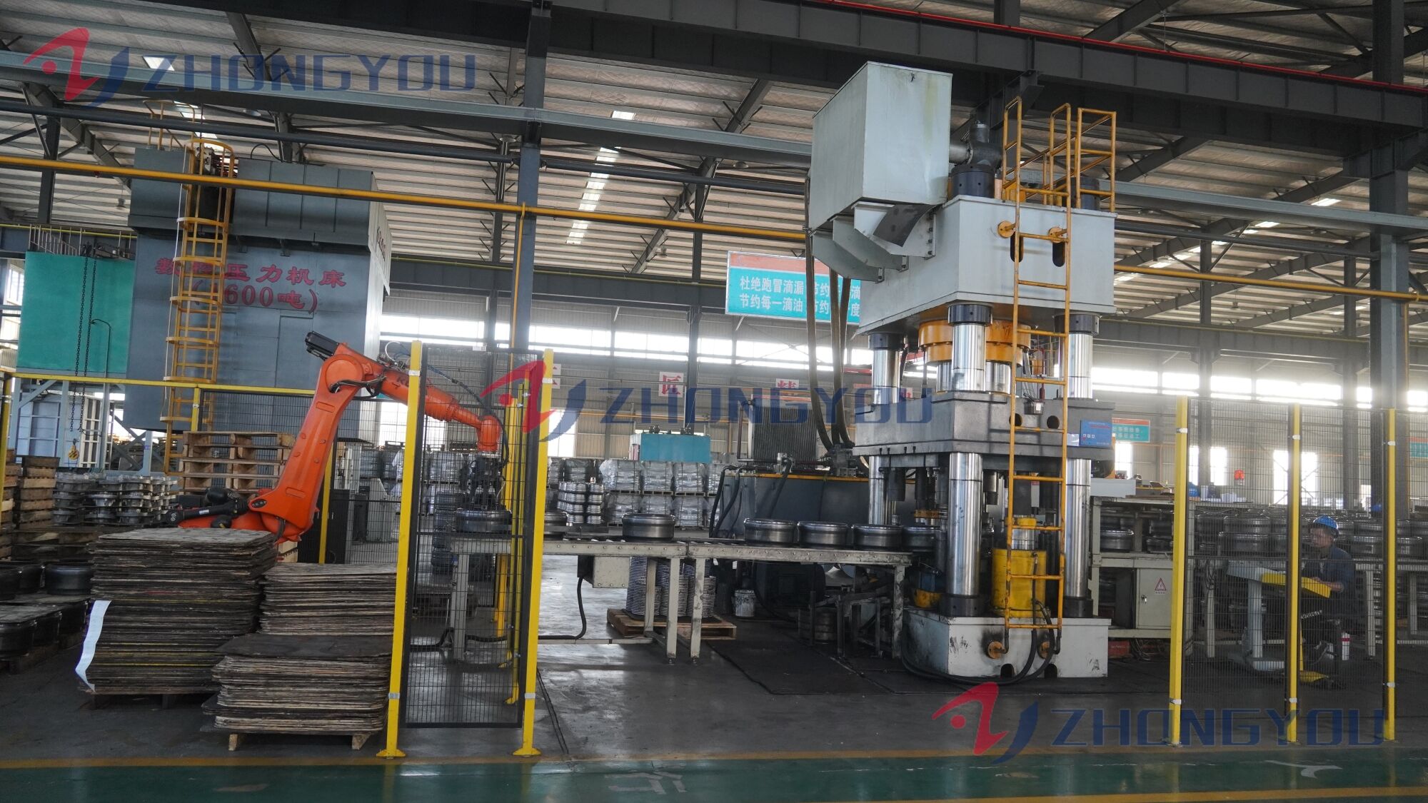 Hydraulic Press for Manufacturing Automotive Wheels（1） (4).JPG