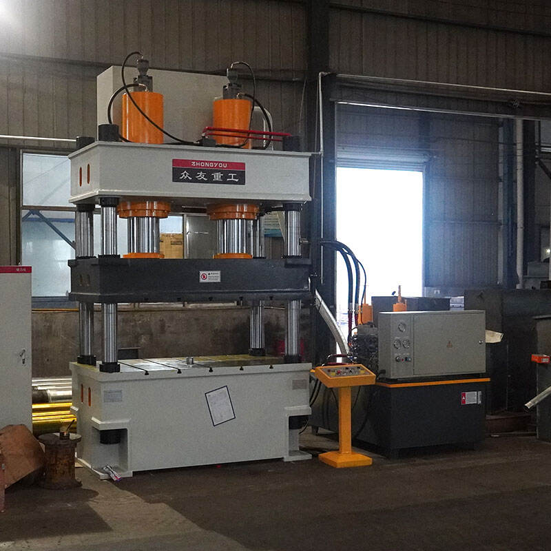 Hydraulic press for molded rubber saddle pads