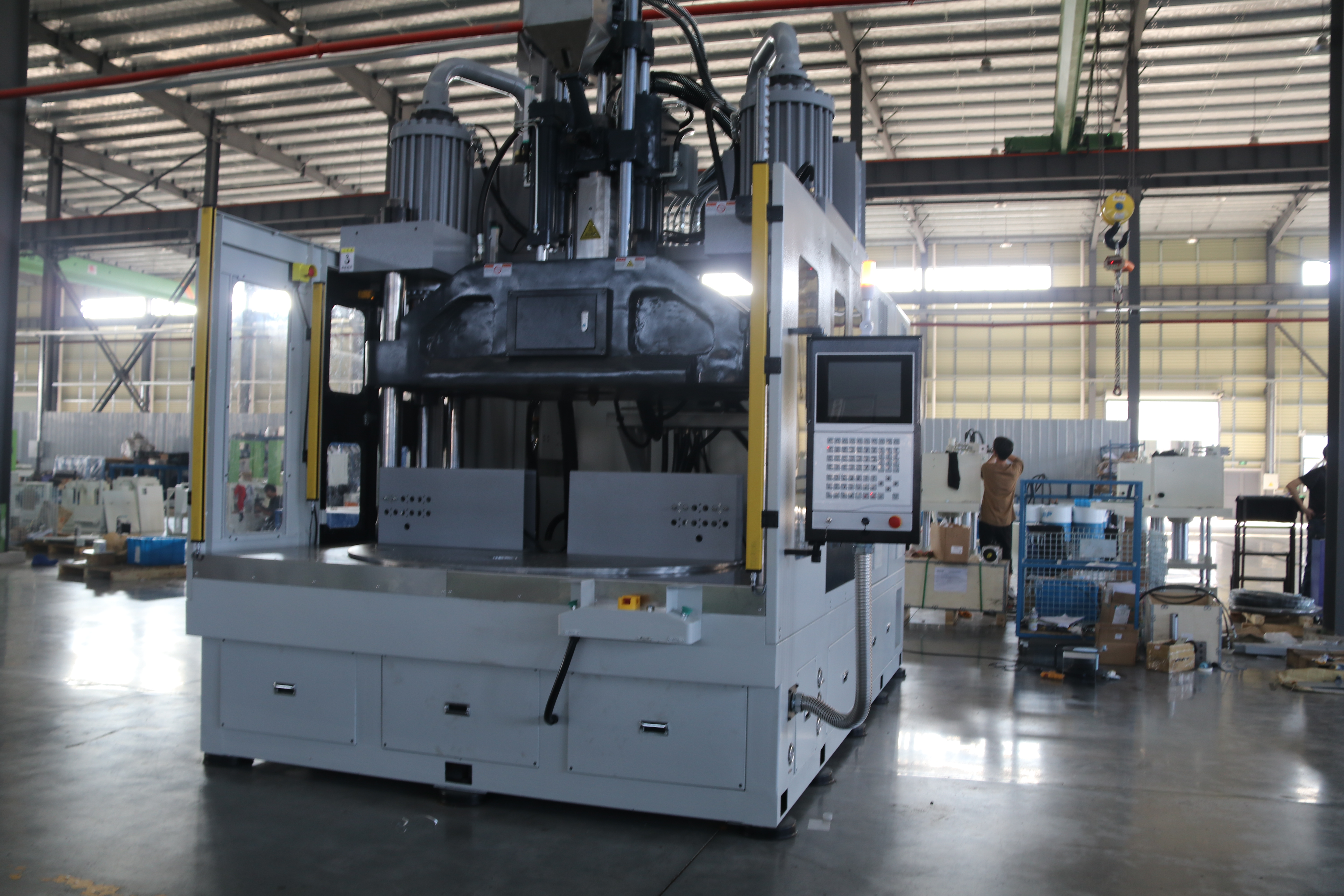 Vertical injection molding machine automotive injection molding