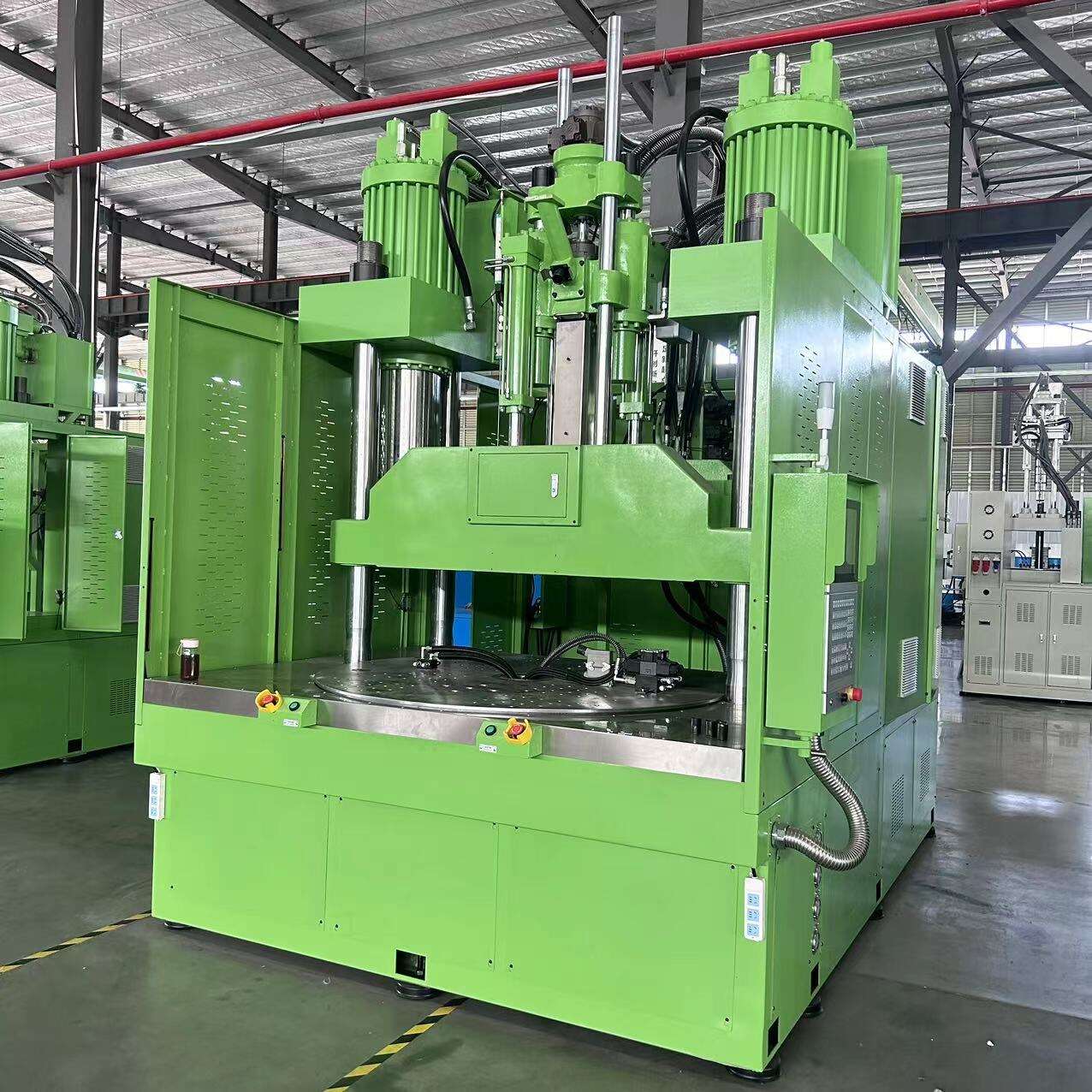 Automotive plastic molding vertical injection molding machine