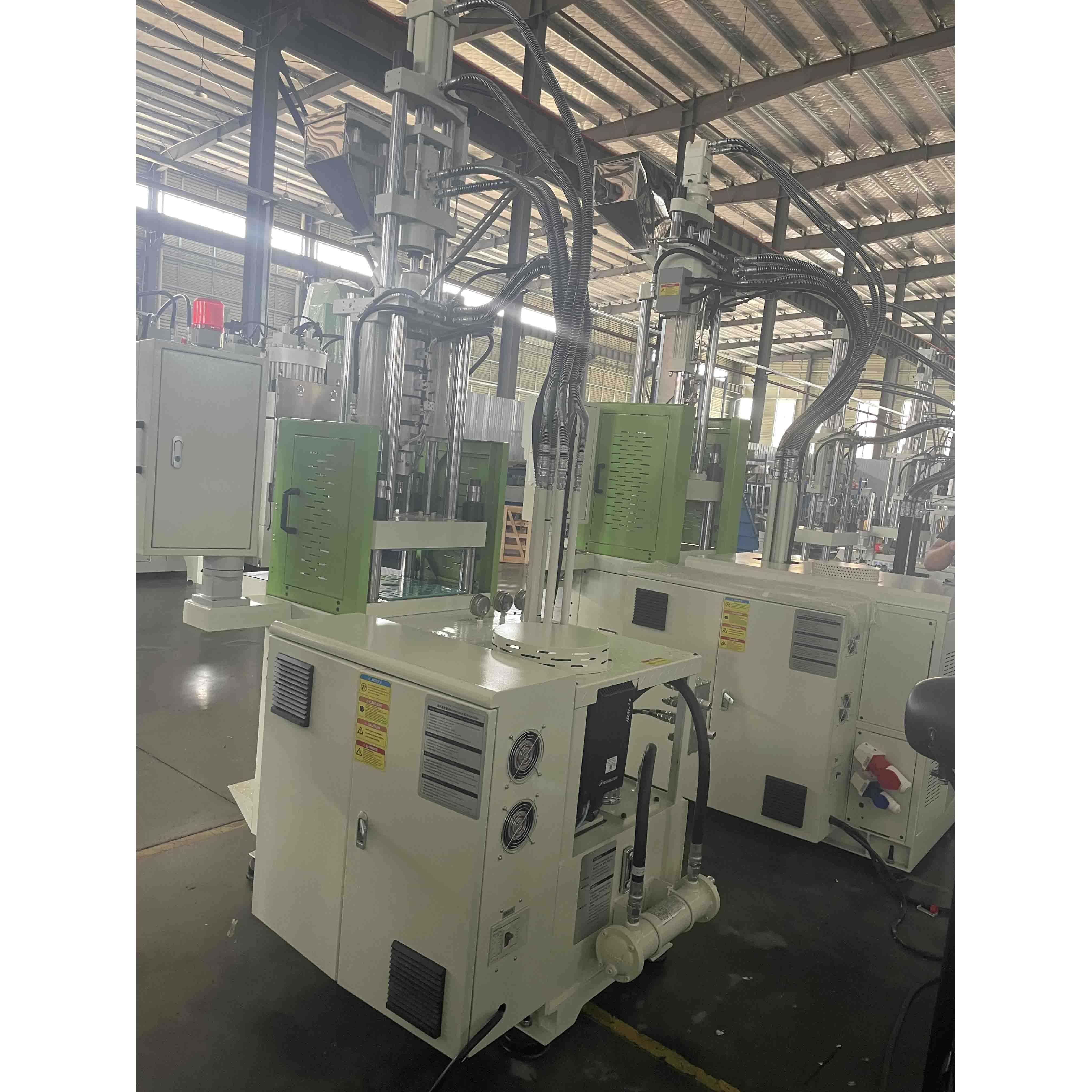 vertical molding machine