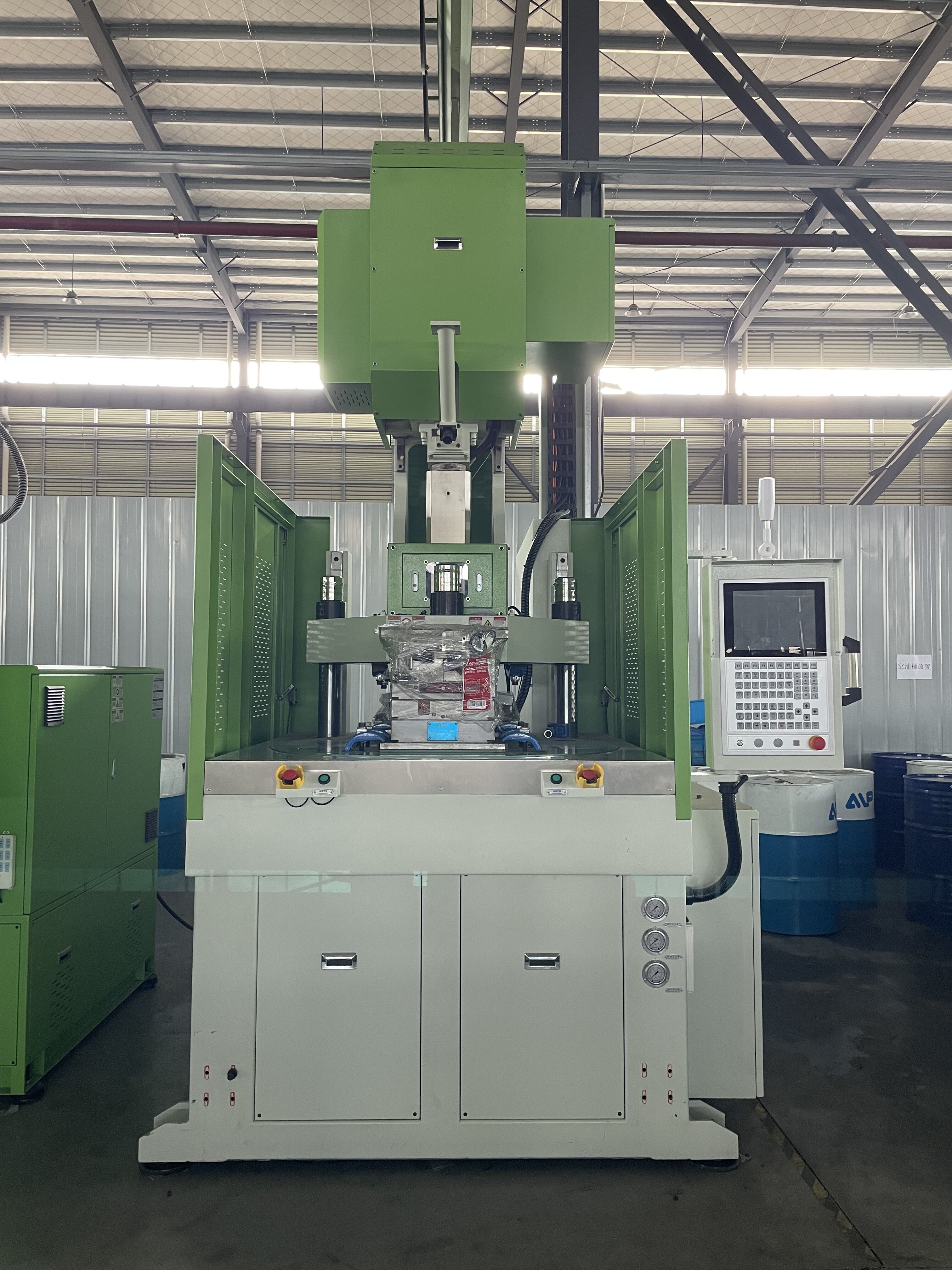 hybrid injection molding machine vertical injection molding machine