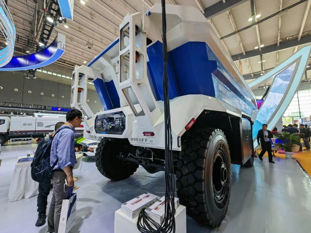 Stepping up the high-end construction machinery industry is imperative