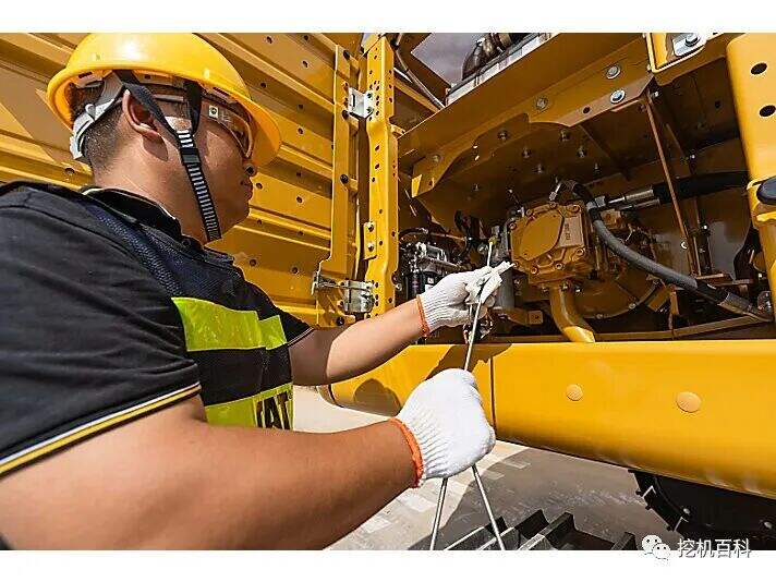 CAT 326 Classic inheritance, brand new upgrade