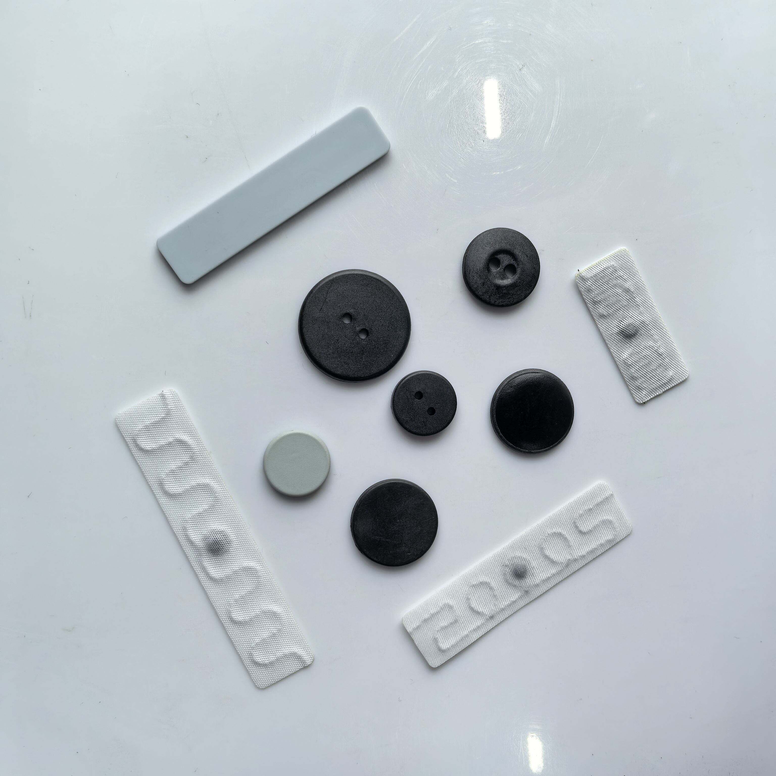 How to Maximize the Benefits of UHF Laundry Tags in Your Operations