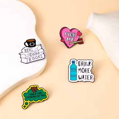 कस्टम कार्टून एनामेल पिन - जैकेट सजावट के लिए व्यक्तिगत सुंदर डिज़ाइन - OEM/ODM