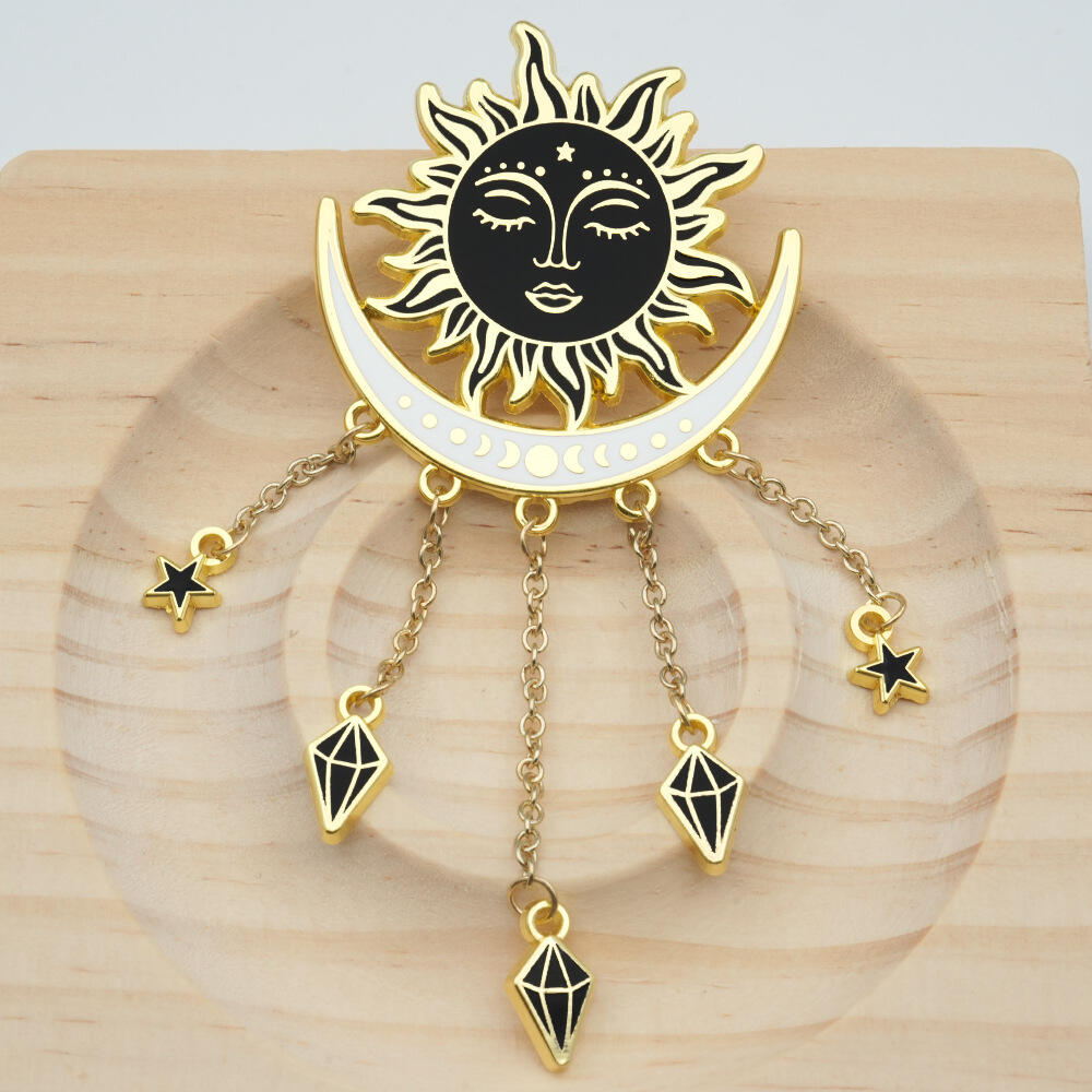 مقارنة مصنّعي دبابيس الإيناميل المخصصة: دليل شامل