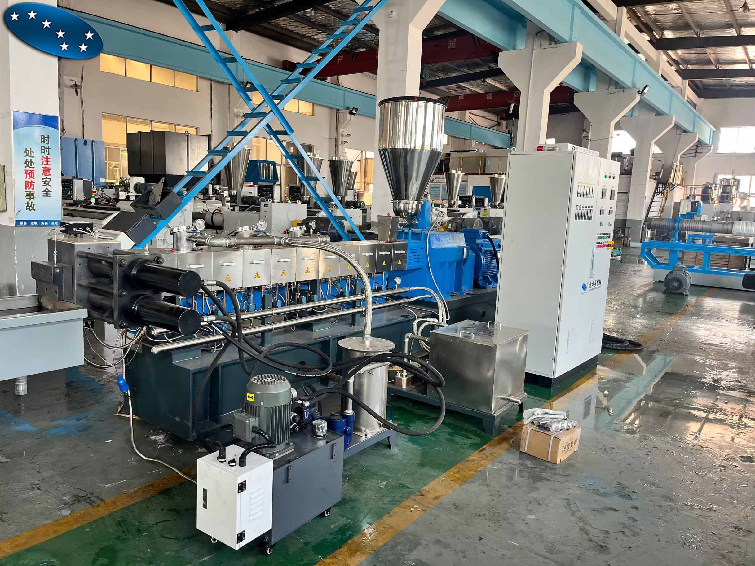 Plastic High Filler Pelletizing Machine Twin Parallel Screw Pelletizing ...