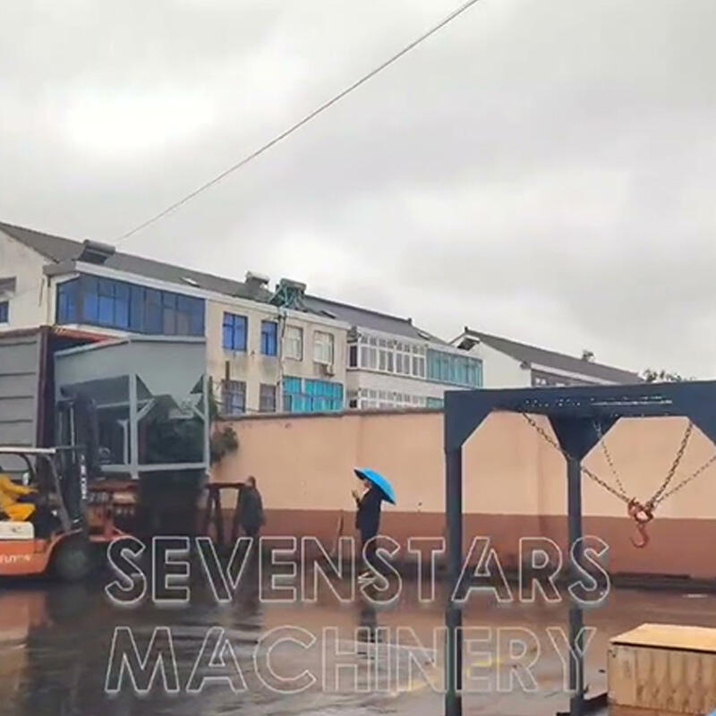 Shipment of plastic machineryShipment of plastic machinery