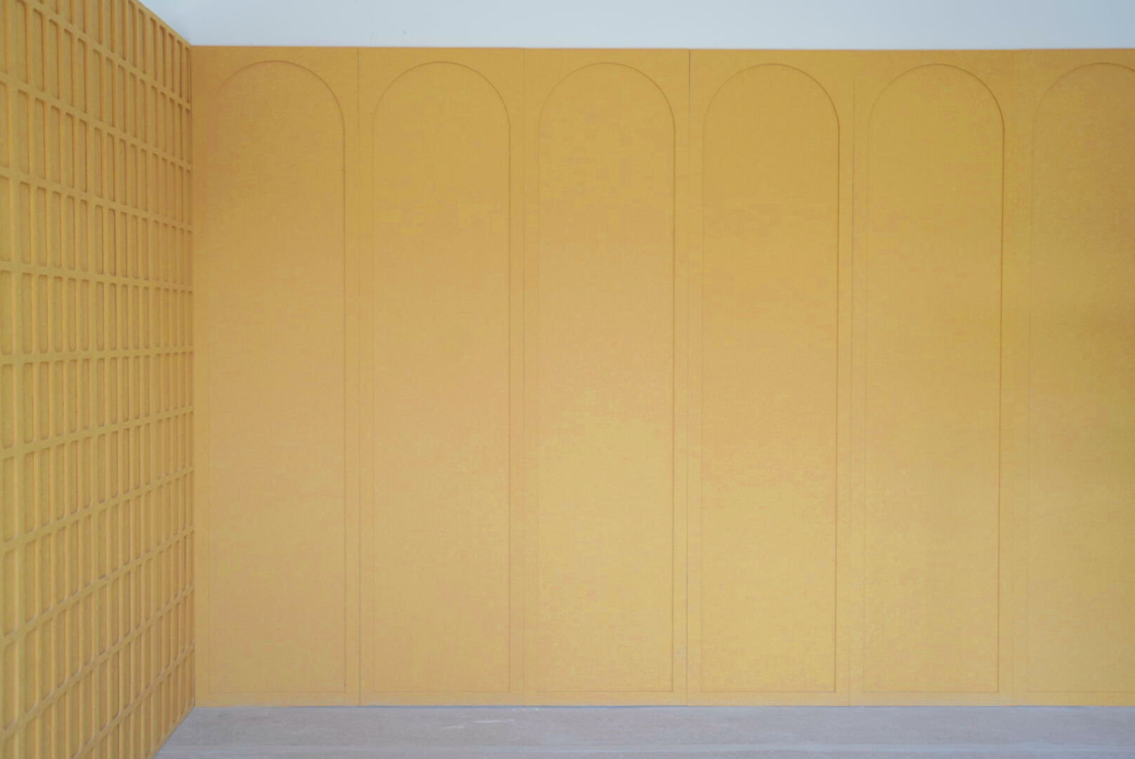 Hiljaisuus ruudussa, kauneus kaarevuudessa